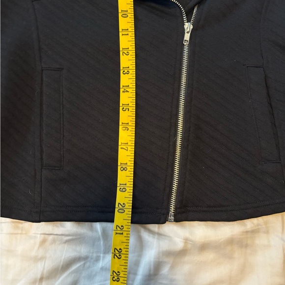 Black zip up jacket
Women’s size Medium. - Picture 11 of 12